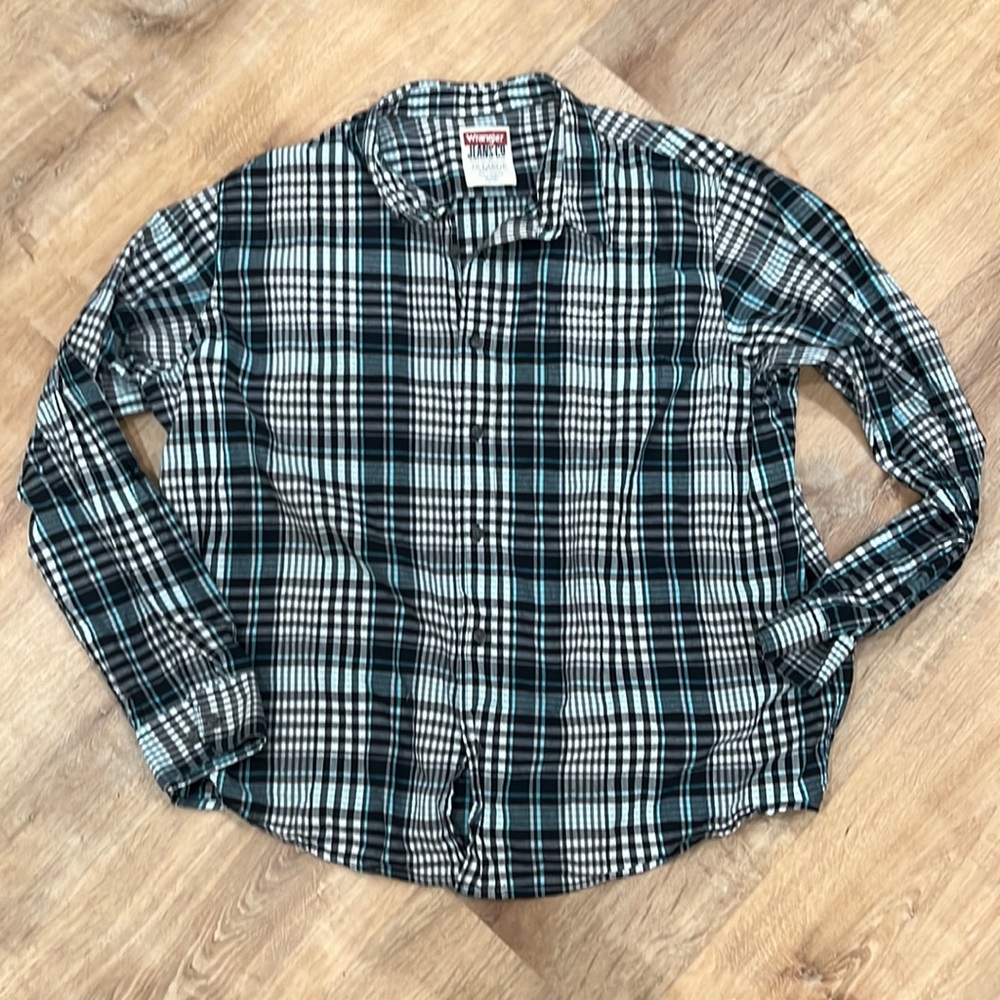Wrangler | Plaid Button Down Shirt